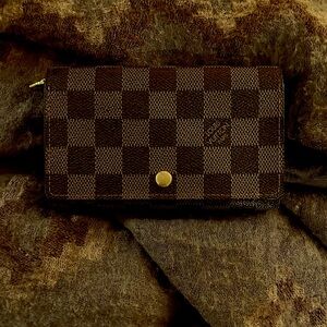 Louis Vuitton Tresor Damier Ebene Wallet